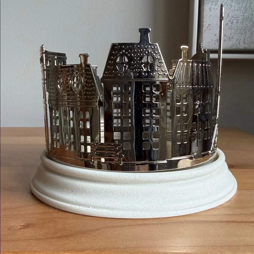 Bath & Body Works Emily in Paris Cityscape 3-Wick Candle Holder Silver / Chrome - Picture 6 of 16
